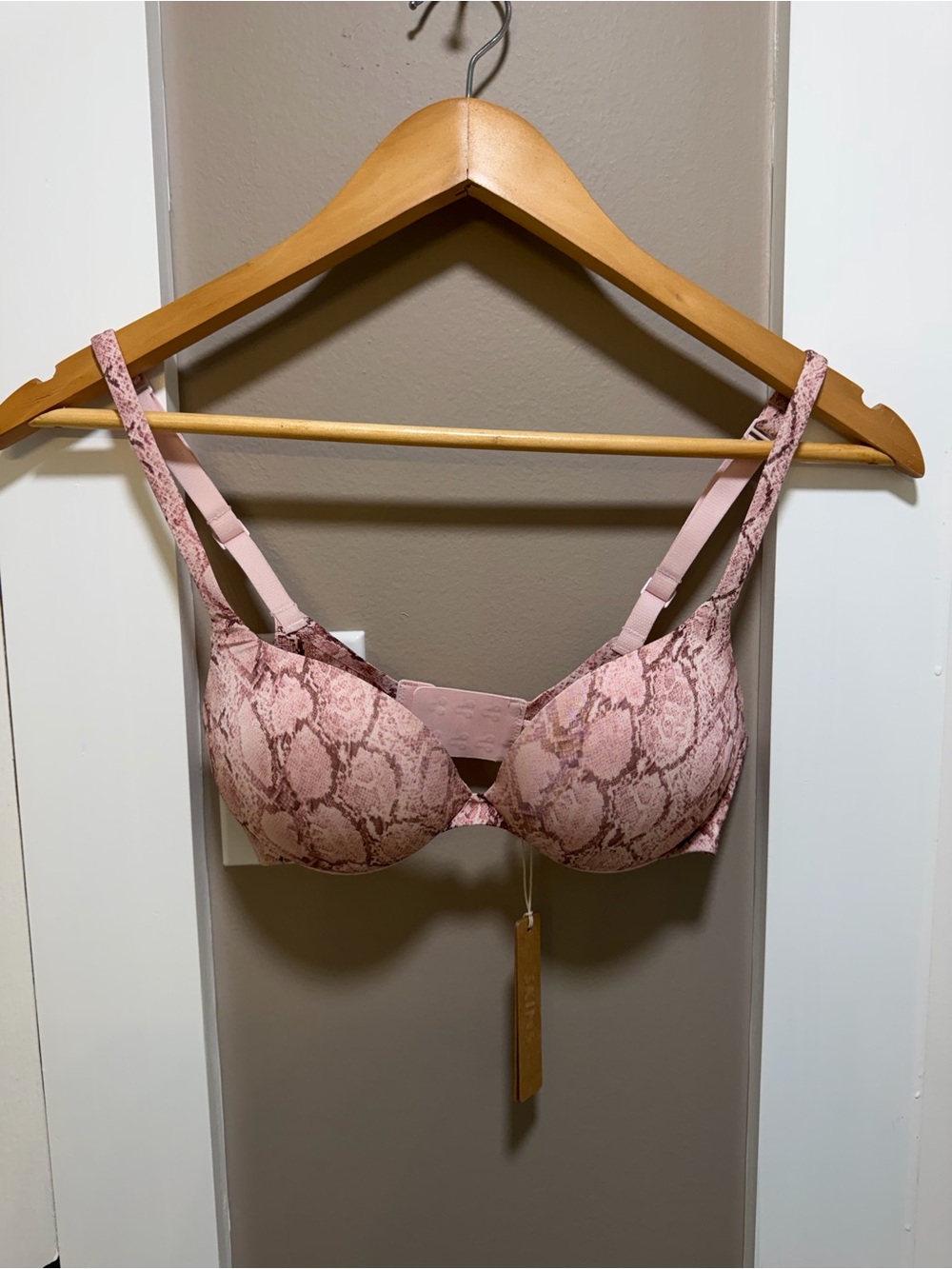 SKIMS Ultimate Push Up Plunge Bra in Rose Pastel Snake Print